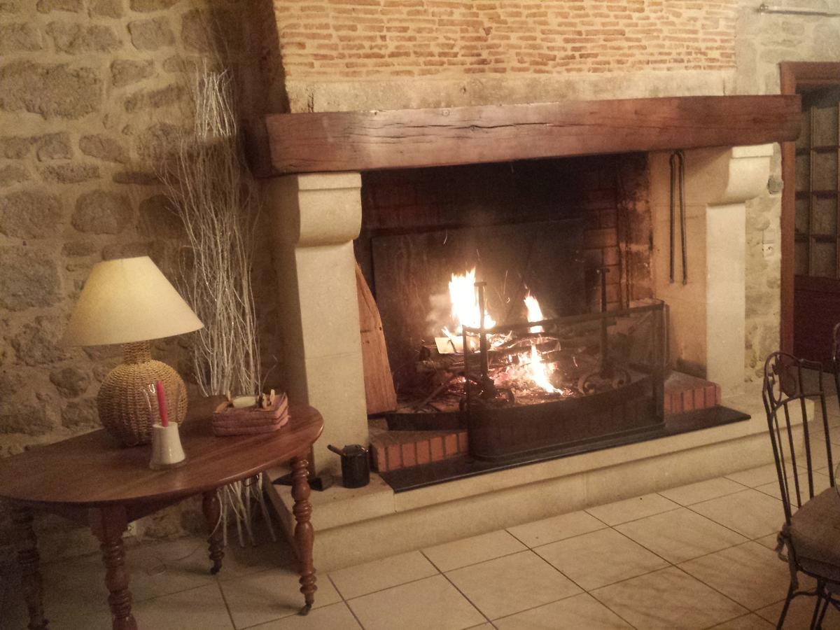 Le Clos D'Any Fontet Esterno foto
