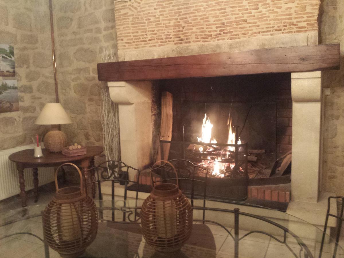 Le Clos D'Any Fontet Esterno foto