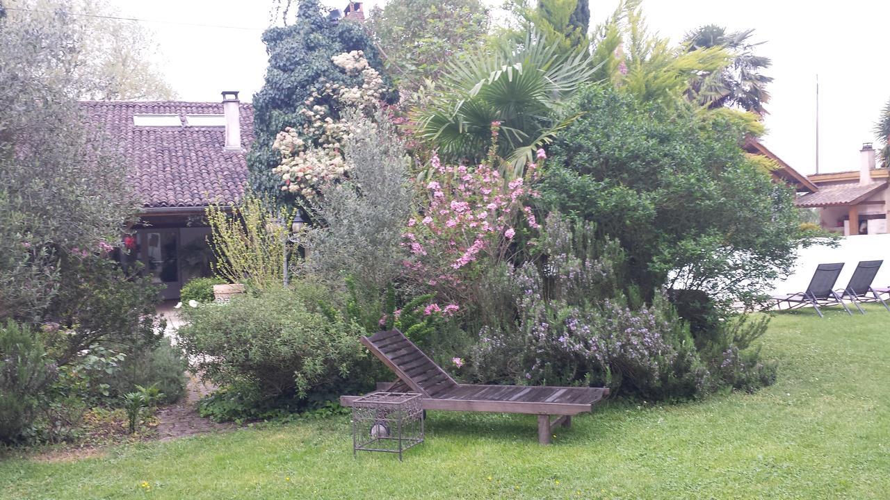 Le Clos D'Any Fontet Esterno foto